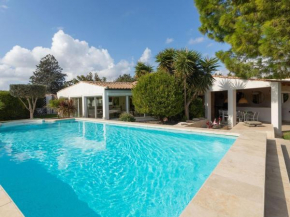 Luxurious villa in Narbonne with private pool